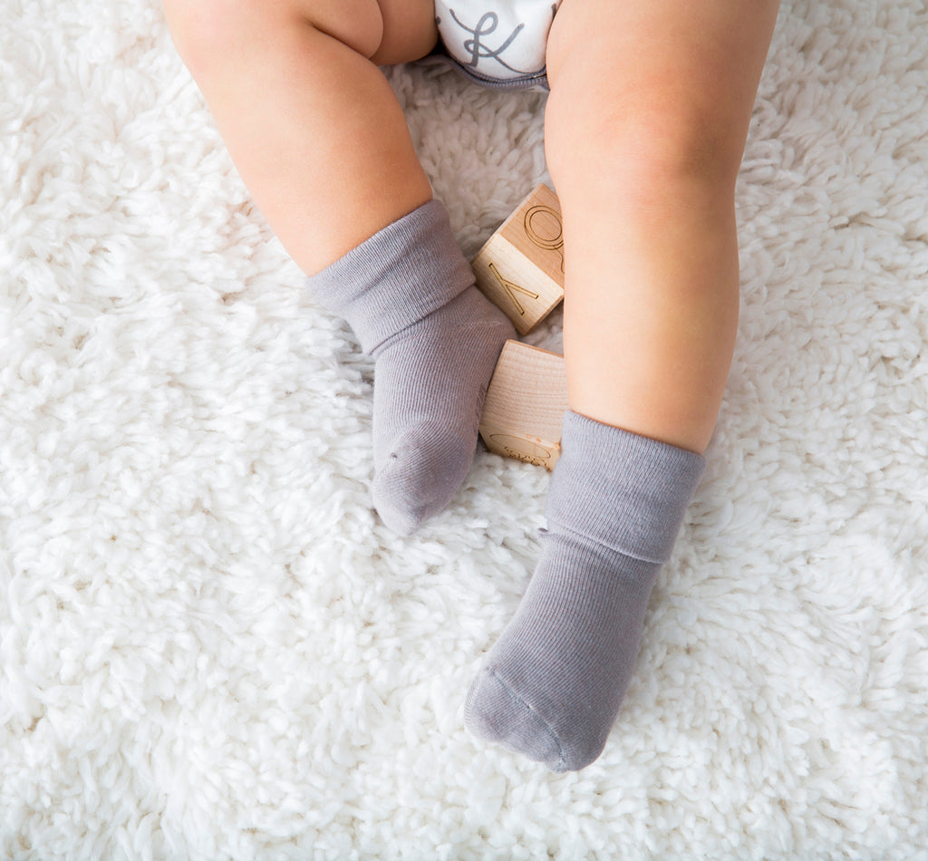 mom's choice award winner baby and toddler stay on socks
